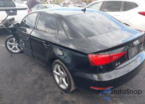 2015 Audi A3 2.0T Premium z USA, uszkodzony, nr VIN WAUBFGFFXF1063988